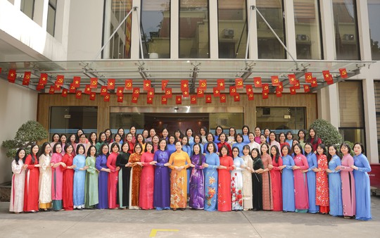 Lãnh đạo, cán bộ Trung ương Hội LHPN Việt Nam hưởng ứng "Tuần lễ áo dài" 2026