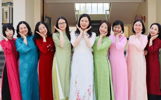 Phụ nữ Sơn La rạng rỡ trong "Tuần lễ Áo dài"