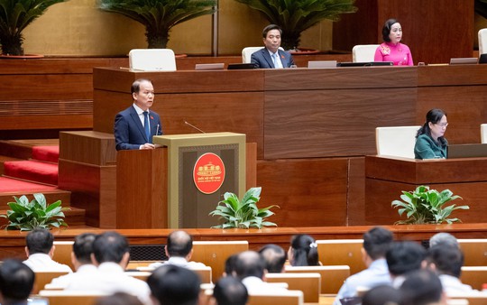 Chủ tịch UBND cấp xã có thẩm quyền ký giấy tờ hộ tịch