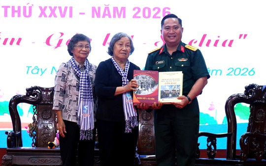 Phụ nữ Việt Nam thời chiến vững niềm tin - thời bình xây khát vọng - Bài 1: Vững niềm tin theo Đảng