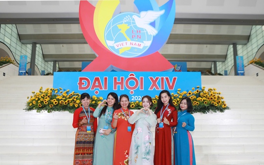 Hòa Minzy: "Được trở thành Ủy viên Ban Chấp hành TƯ Hội LHPN Việt Nam là niềm vinh dự rất lớn"