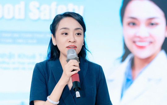 Những thế hệ phụ nữ trong 50 năm Thành phố mang tên Bác - Bài 2: Chung tay xây dựng thành phố nghĩa tình