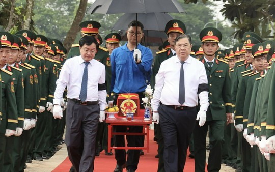 Phó Thủ tướng Thường trực Phạm Gia Túc dự Lễ viếng, truy điệu và an táng hài cốt liệt sĩ tại Tây Ninh