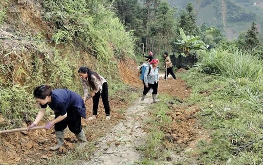 Phụ nữ Cao Bằng chung sức làm đẹp quê hương đón Quốc khánh 2/9