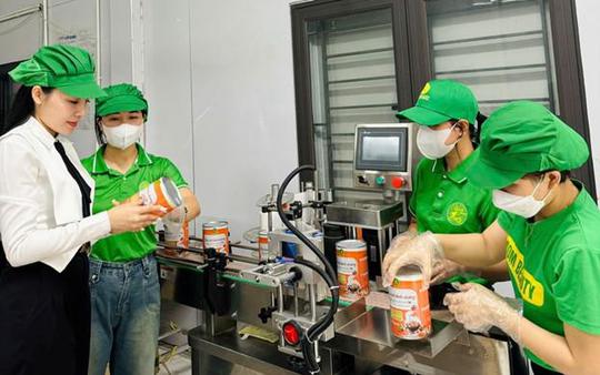 Loại bỏ "giấy phép con" ẩn danh: Giảm gánh nặng cho doanh nghiệp nhỏ do phụ nữ làm chủ