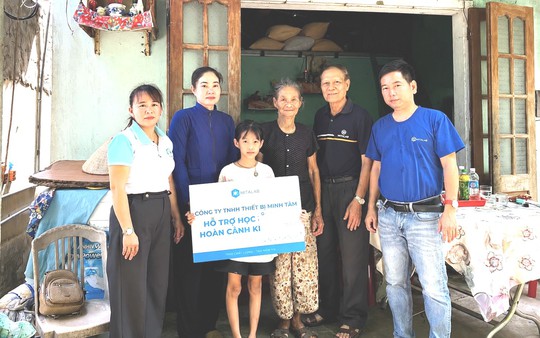 Phụ nữ Đà Nẵng trao hơn 1.800 suất quà tiếp bước đến trường