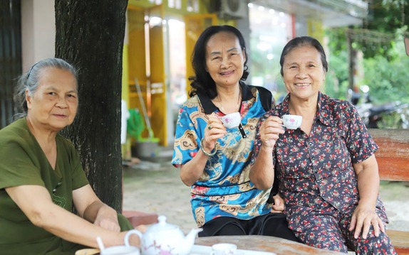 Những người cao tuổi không muốn "già cậy con"