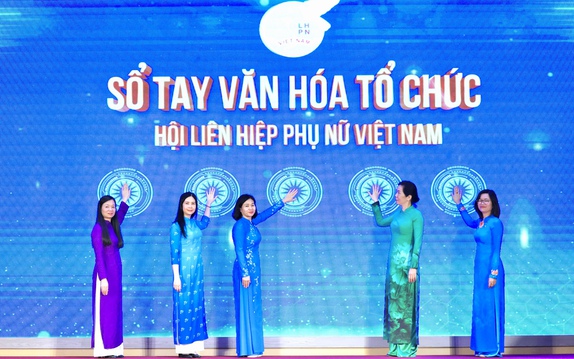 Ra mắt "Sổ tay văn hóa tổ chức Hội LHPN Việt Nam"