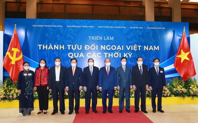 Đối ngoại đóng một vai trò quan trọng trong việc xây dựng hình ảnh đất nước trên trường quốc tế. Với sự tham gia tích cực của Việt Nam trong các tổ chức và diễn đàn quốc tế, Việt Nam đang từng bước tăng cường sự hiểu biết và quan hệ với các quốc gia khác. Hãy xem hình ảnh liên quan để tìm hiểu thêm về đối ngoại của Việt Nam.