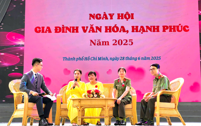 Hội LHPN TPHCM tuyên dương 26 gia đình tiêu biểu
