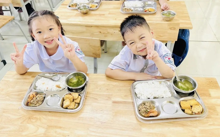Phụ huynh nói gì về chính sách hỗ trợ bữa ăn bán trú cho học sinh tiểu học của Hà Nội?
