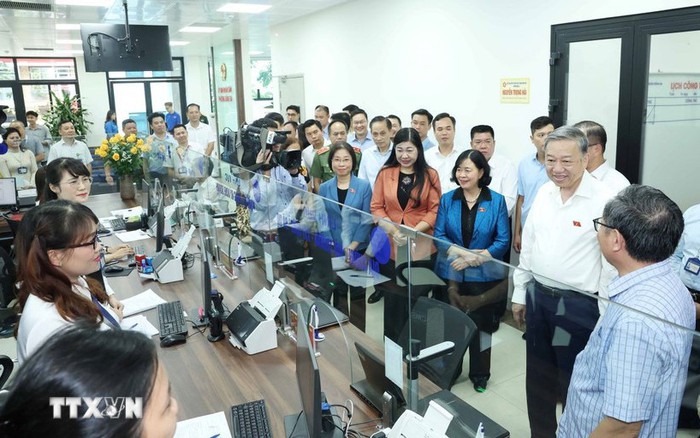 Kết luận của Bộ Chính trị, Ban Bí thư về tiếp tục xây dựng tổ chức, hoạt động của đơn vị hành chính 2 cấp