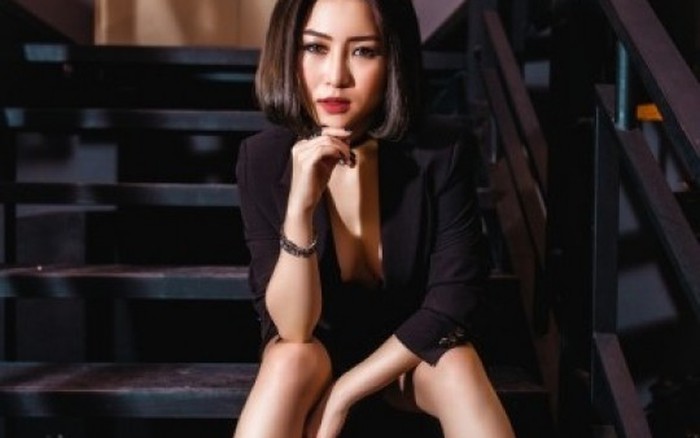 Hương Tràm mặc bikini nóng bỏng lộ hình xăm mới  Tạp chí Doanh nghiệp  Việt Nam
